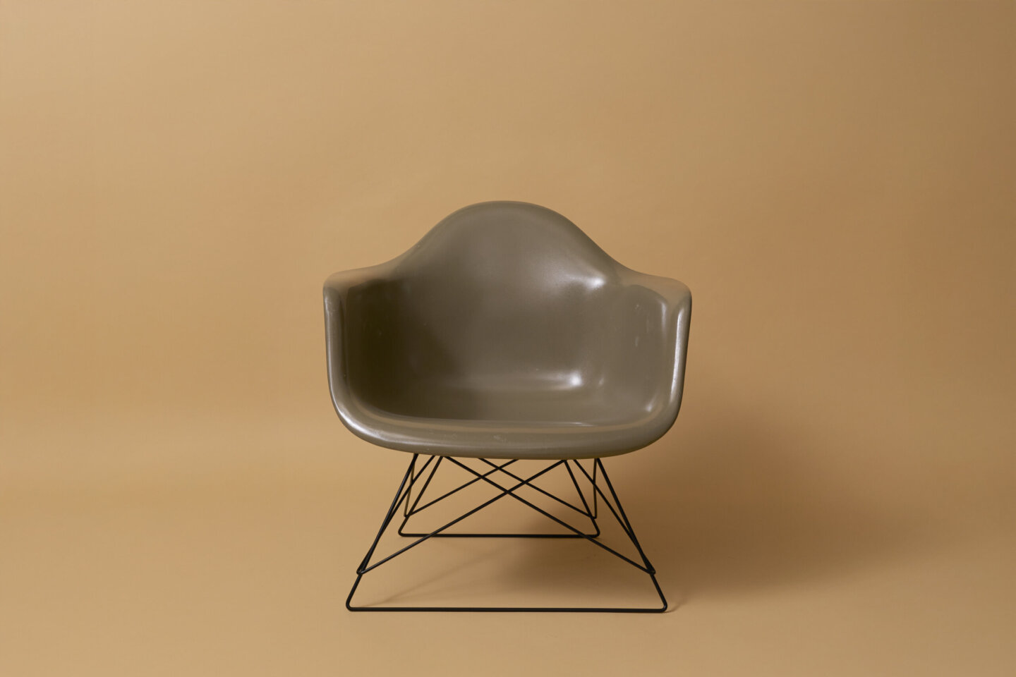 Eames Green Arm Shell